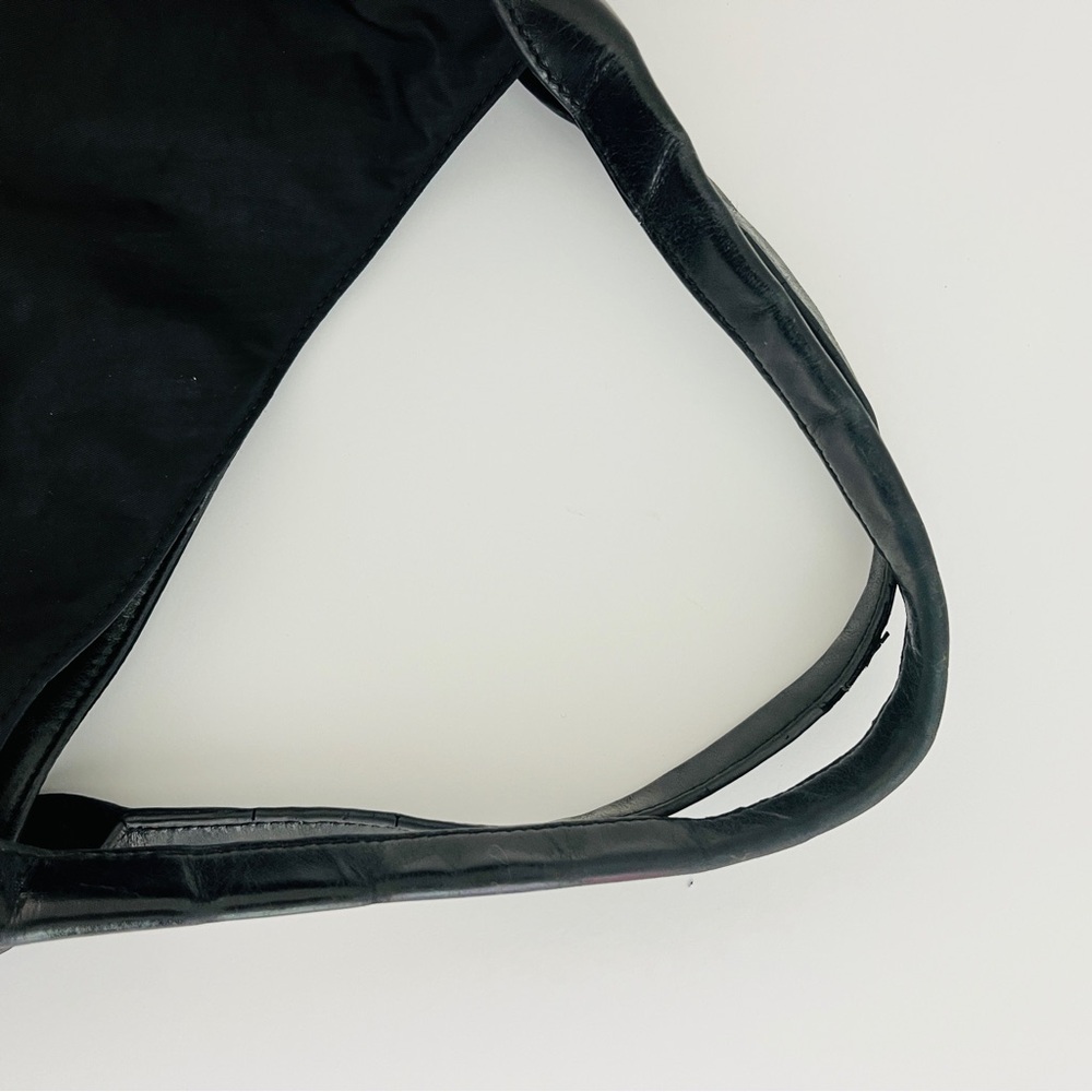 HOBO Black Crossbody Tote Zippers Nylon Classic - Picture 7 of 9